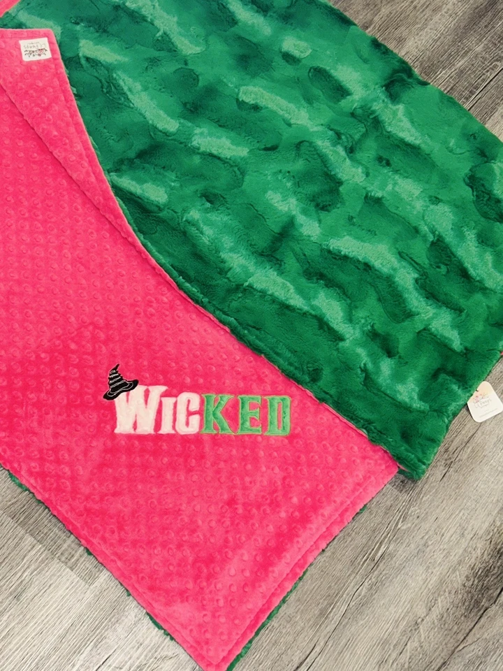 Manta malvada! Manta Minky logotipo malvado con sombrero de bruja. ¡Regalo malvado! Foto 3 de 4