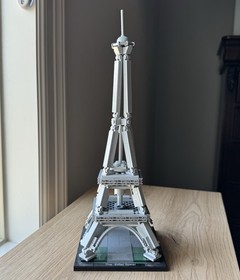 LEGO ARCHITECTURE: The Eiffel Tower (21019) Incomplete set Only