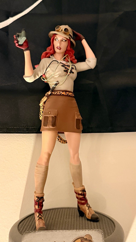 DC Bombshells Cheetah Statue Ant Lucia #323/3200 DC Collectibles w/ Original Box