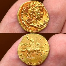 Rara e da collezione antica moneta in oro greco romano a cavallo alto carato