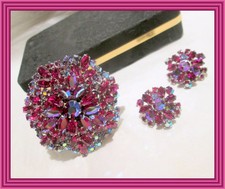 Sherman - DEEP FUCHSIA - BOXED - TIERED TEN PETAL FLORAL CLUSTER BROOCH SET NR
