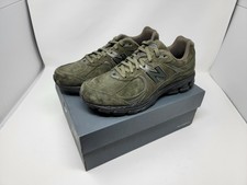 New Balance 2002R Black/Olive Green 