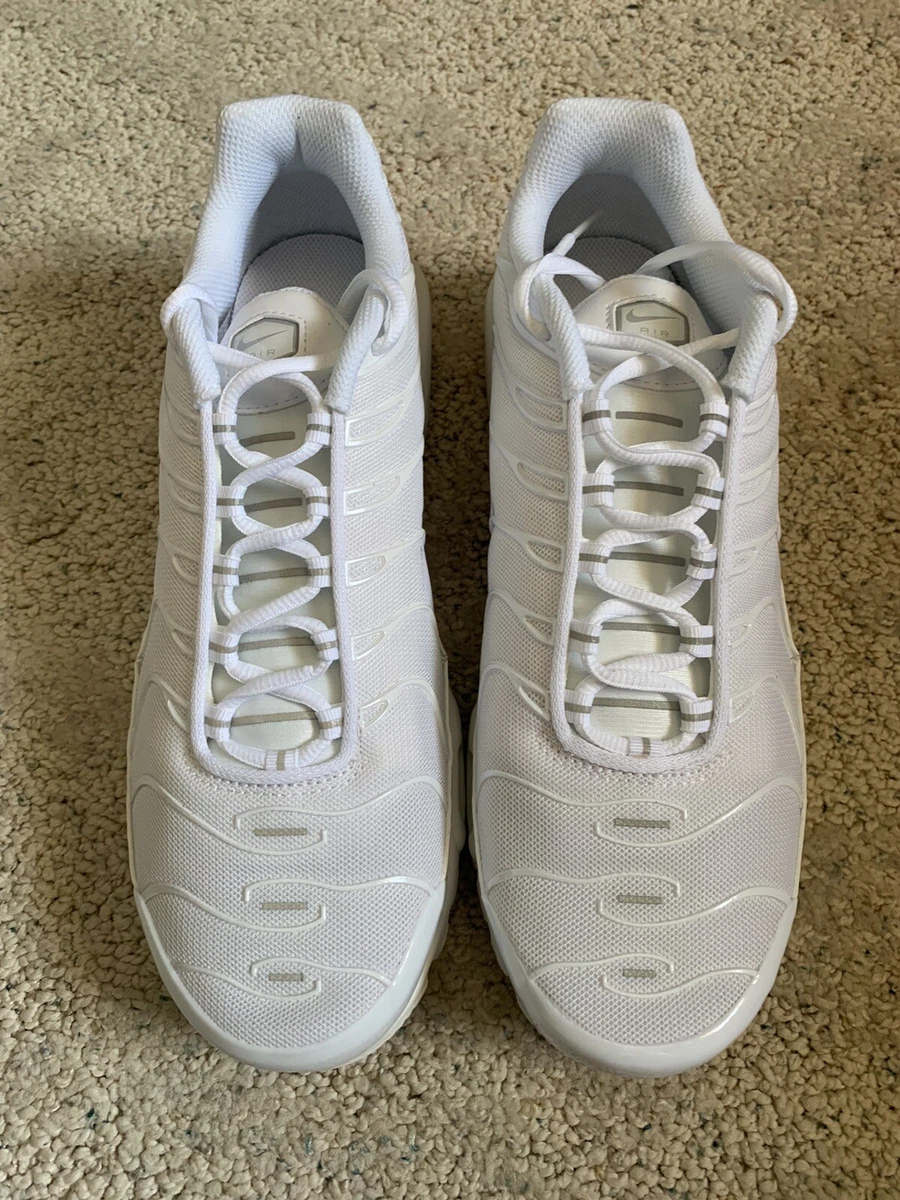 White leather air shop max plus