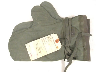 US Air Force USAF Anit-Exposure Mittens for Fligh Crew Members - Dated 1957 MINT