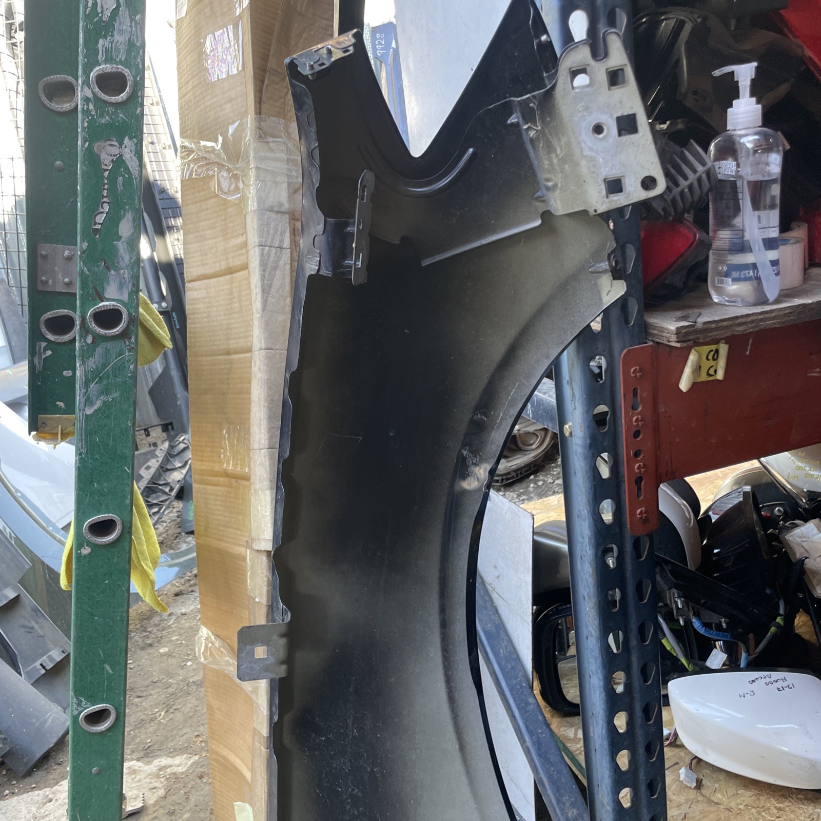 14-23 Maserati Ghibli Left Fender
