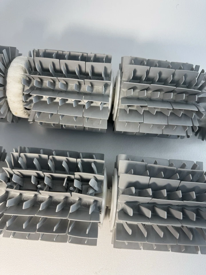 Maytronics Dolphin Wheel roller brush Assembly 99955340-ASSY Grey Dynamic Pair - Image 3 of 4