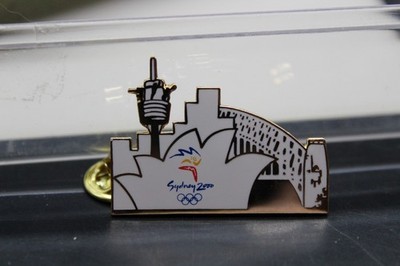 #T92.   #18.  SYDNEY 2000 OLYMPIC PIN - SYDNEY HARBOUR BRIDGE & OPERA HOUSE 