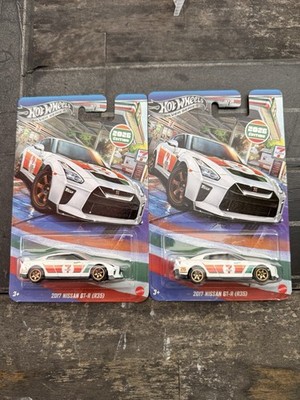 Hot Wheels 2026 -2017 Nissan GT-R(R35) 7ELEVEN EXCLUSIVE EDITION-LOT (2)SLVR SER