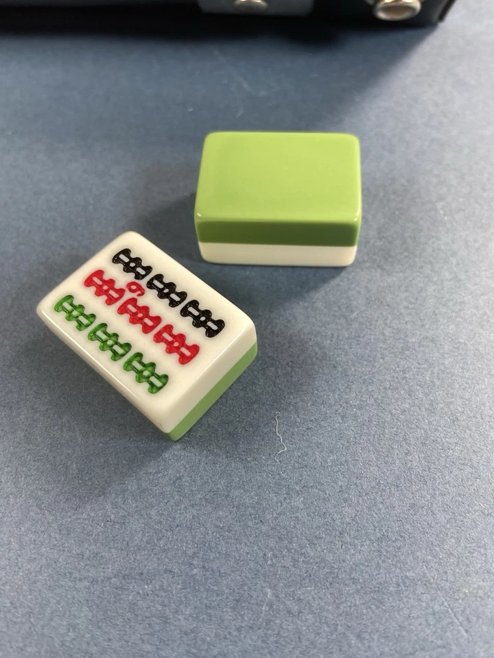 Vintage Mahjong Set – 148 Tiles, Dice & Wind Marker - Green Back - Travel Set - Image 4 of 4