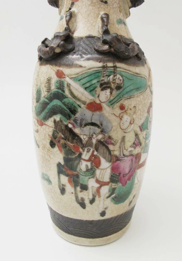 ANTIQUE CHINESE NANKING NANJING PORCELAIN VASE WARRIOR BATTLE SCENE SIGNED