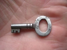 antique steamer trunk baggage luggage key eagle # 27 padlock lock hardware