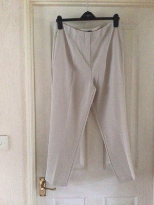NEW Beige Cropped Trousers With Front Zip Size 14 By MATALAN