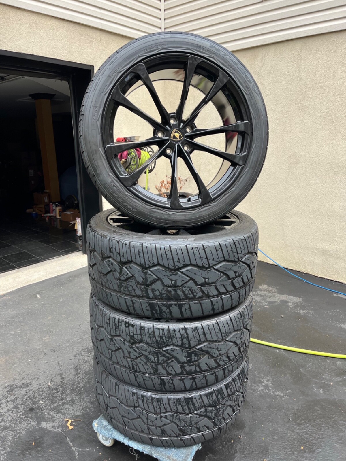 LAMBORGHINI URUS 22" TWIN 5 SPOKE GLOSS BLACK STYLE FORGED WHEELS & TIRES
