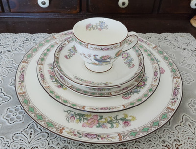 VINTAGE Wedgwood Bone China Kutani Crane 5pc Place Settings R4464 (1), England
