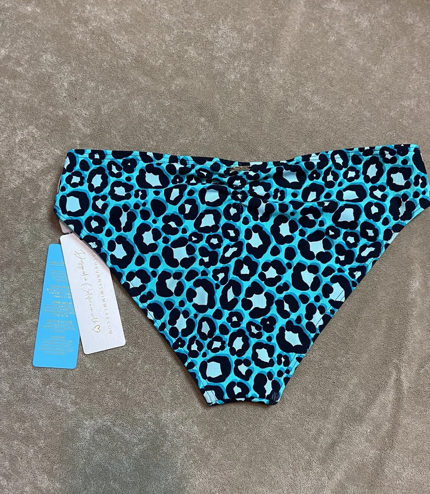 Parte inferior de bikini con estampado de leopardo talla MD en verde azulado de Beach Bunny Foto 3 de 3