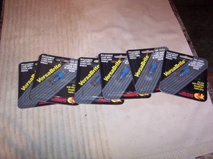 1 2 - VINTAGE VERSABRITE COLLIMATED LASER SHARP HI-INTENSITY BULBS #2204 - NOS