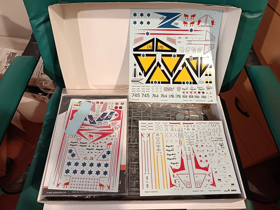 Mirage IIICJ + Fotoincisioni + Extradecal - Eduard 1/48 - Immagine 2 di 4