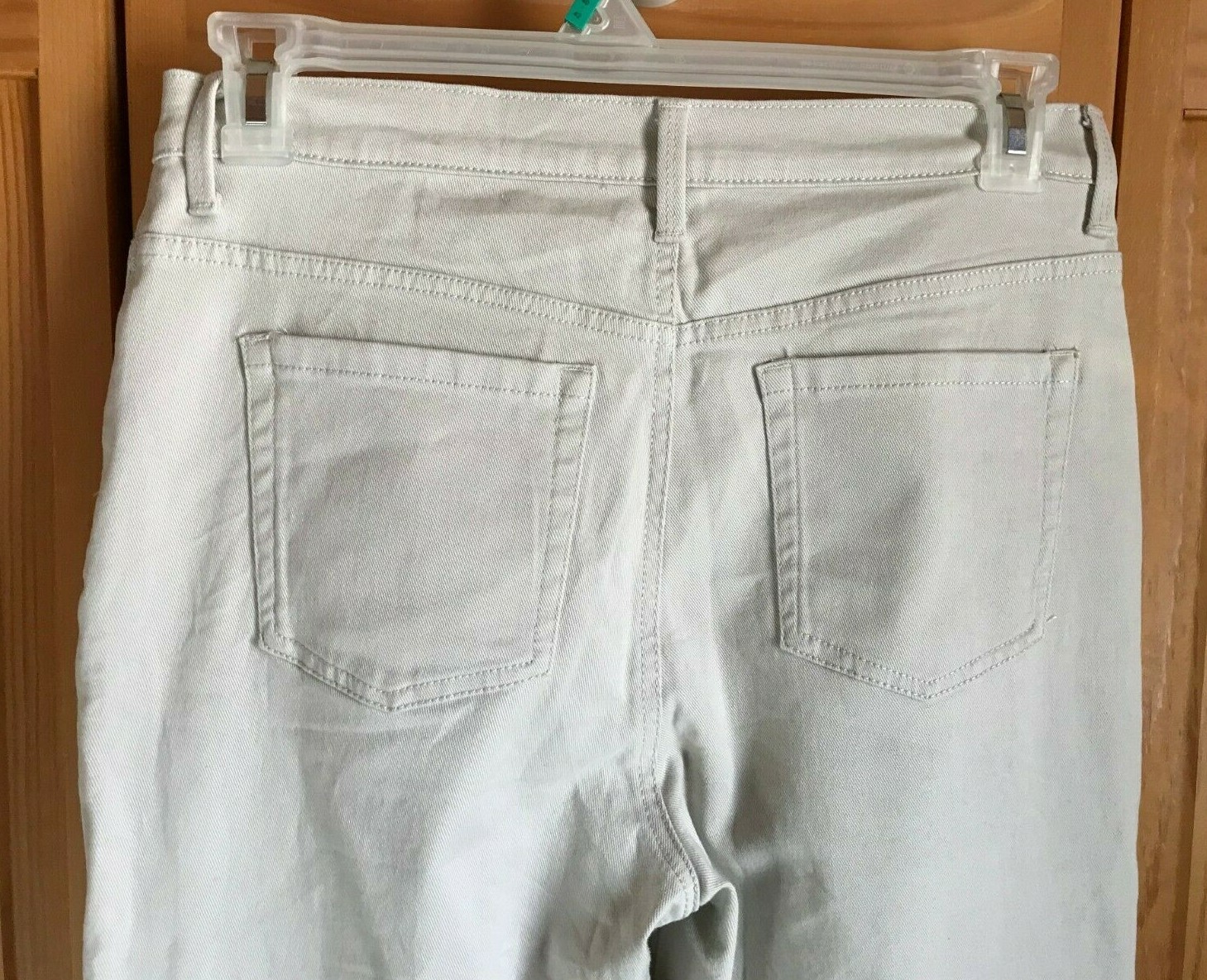 GLORIA VANDERBILT Amanda Cream 10 Stretch Straight Le… Gem