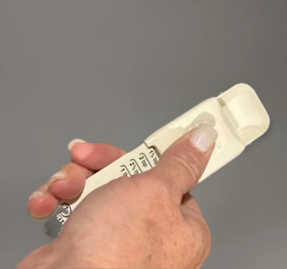 PAMPERED CHEF White Adjustable Measuring Spoon TABLESPOON Teaspoon + USA Made! - Image 2 of 3