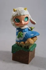 POP MART Molly Anniversary Series 2 - It's A Beautiful Day  - Figure