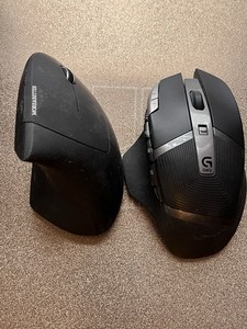 2 Pc Comuter Mice. Parts Only. USB Included With Both. Batteries Not Included