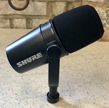 Shure MV7X Microphone XLR Pro Quality Dynamic Mic Podcast Music