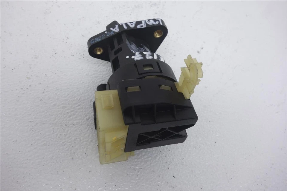 2000-2005 Chevrolet Impala Ignition Switch Without Key 22670487 - Image 2 of 4