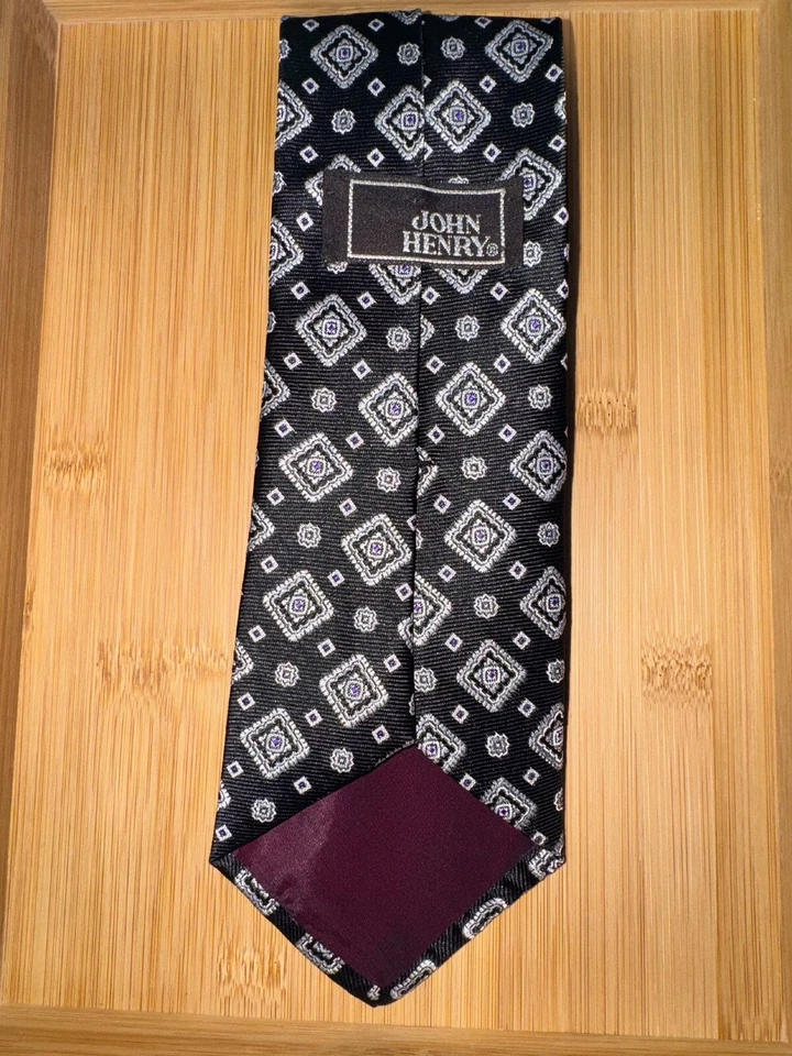 Галстук с черным геометрическим узором John Henry - Изображение 2 из 2