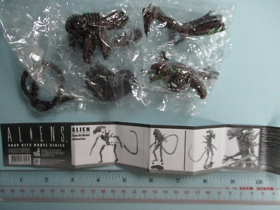希少！AVP Snap Kits Series 2 s-l400.jpg