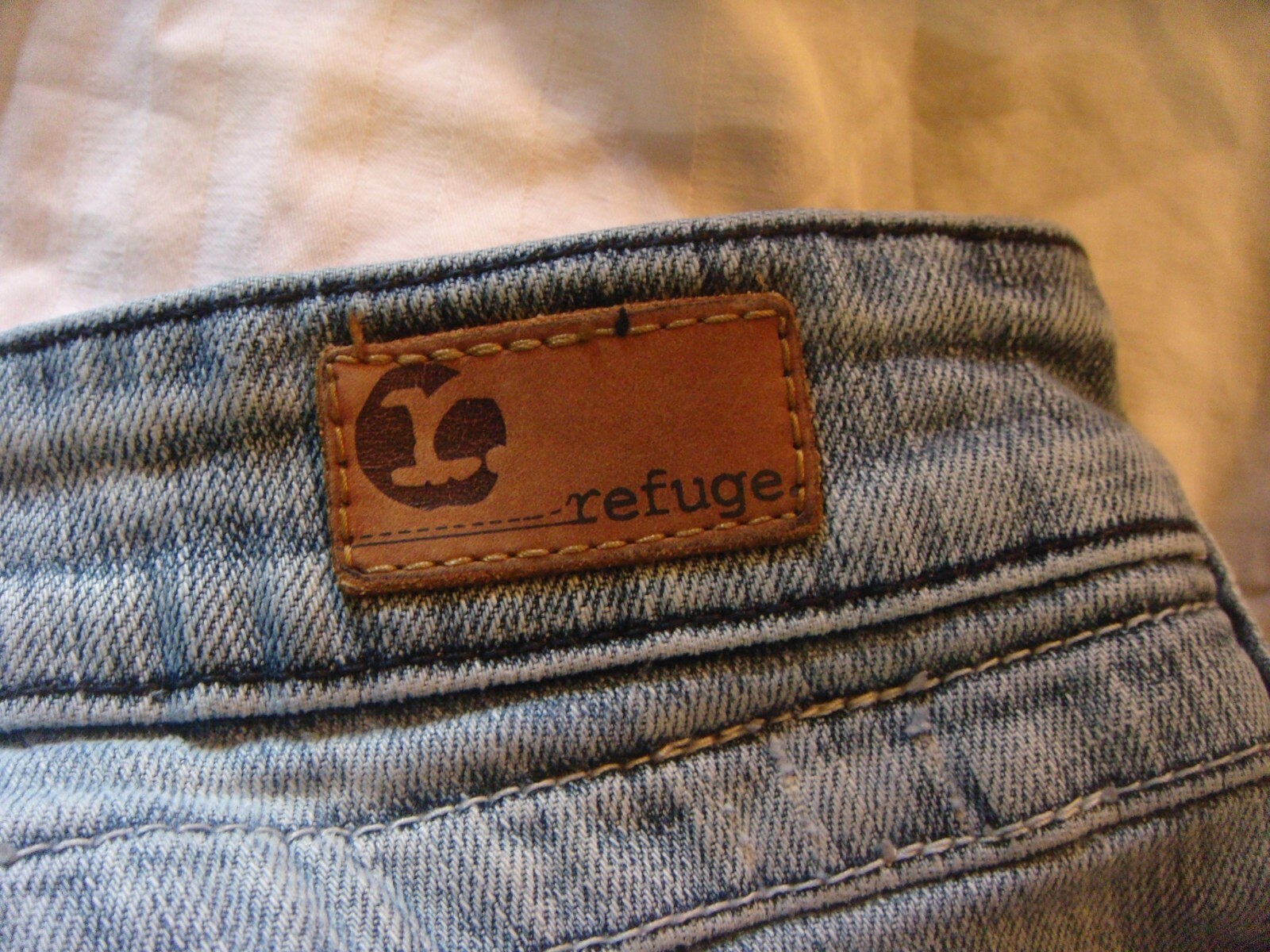 Refuge Premium 13 light blue denim distressed jeans Gem