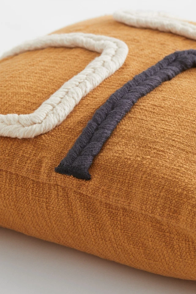 H&M Home con Apliques Funda de Cojín Oscuro Amarillo Mostaza Bohemio - Imagen 3 de 3