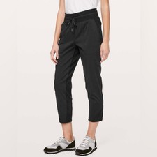Lululemon Dance Studio Crop 25" Black 4 Gym Workout Athletic Travel