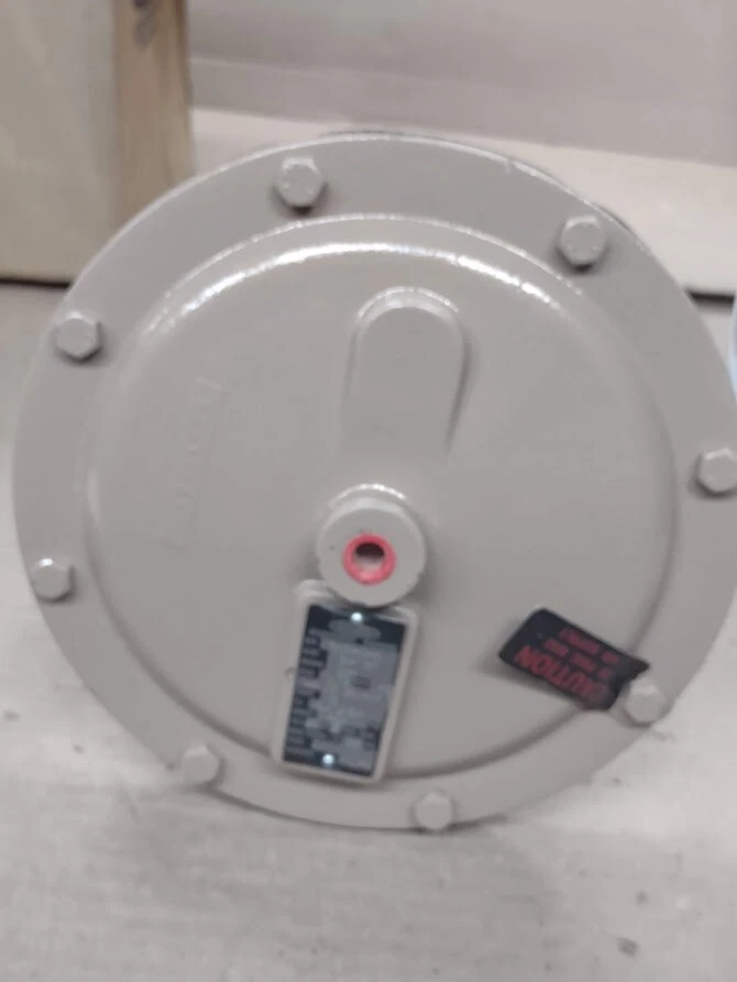 Cashco 3/4" NPT Valve 2266 T8039-01-99 Bronze 400 CWP 250/400F S2 5-15 PSIG - Image 2 of 4