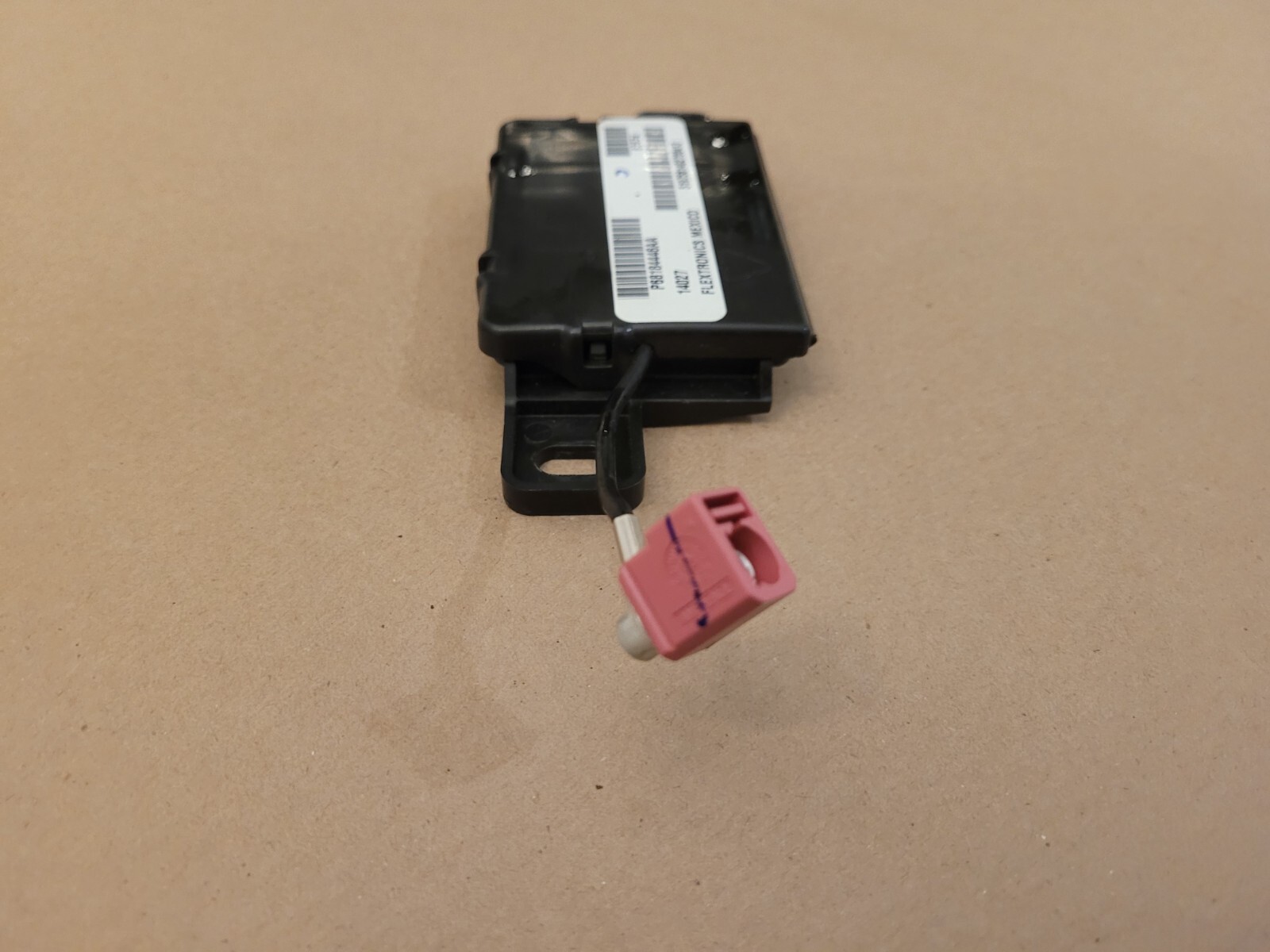 20142018 Jeep Cherokee KEYLESS ENTRY ANTENNA RECEIVER CONTROL MODULE