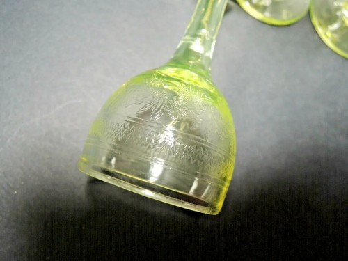 Art Deco Vaseline Shot Glasses Val St Lambert Etched Yellow Green-6pcs. - Picture 5 of 12