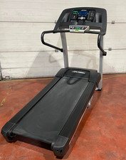 LIFE FITNESS F1 FOLDING SEMI COMMERCIAL TREADMILL