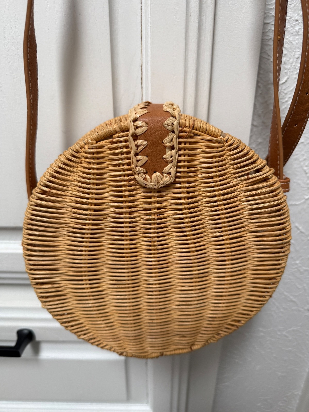 UNIVERSAL THREAD Round Straw Rattan Crossbody Bag - image 3