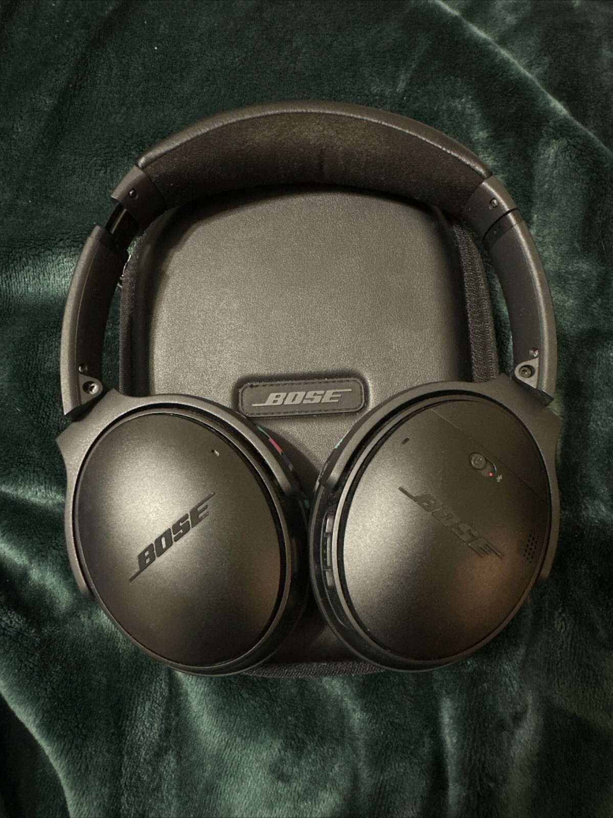 Bose QuietComfort Wireless Over-Ear Headphones - Black-image