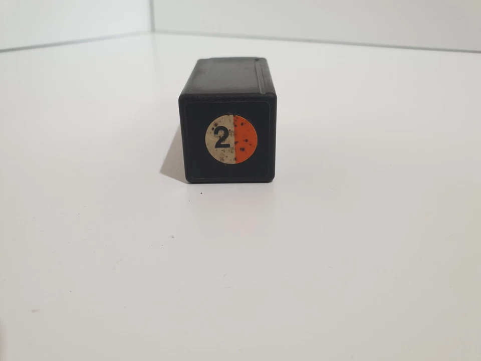 1990 AUDI 80 (LHD) OIL PRESSURE CONTROL UNIT RELAY 813919082 Foto 4 de 4