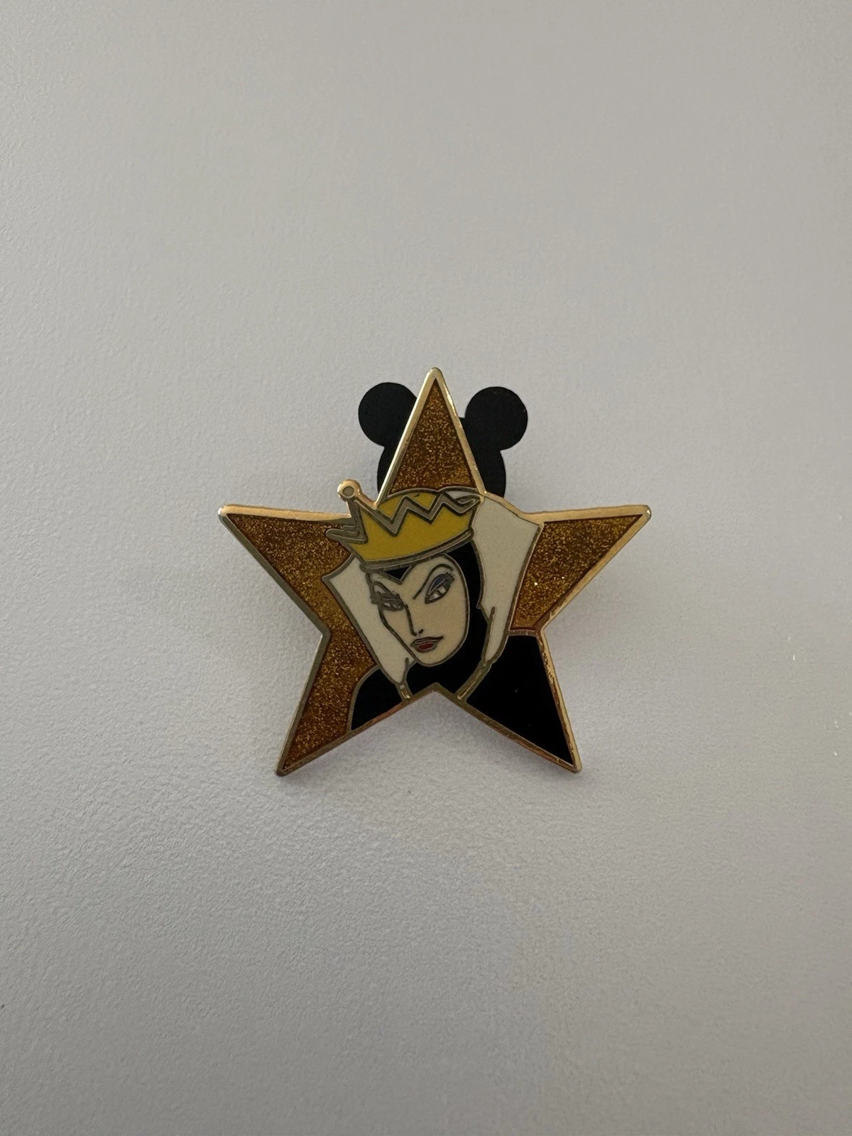 Disney Trading Pin Evil Queen Gold Glitter Star 2007 Limited Edition Snow White