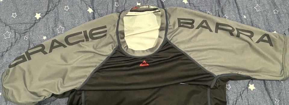 Camisa negra gris Gracie Barra Equipe Jiu Jitsu protector contra erupciones adulto niño niña talla AM Foto 4 de 4