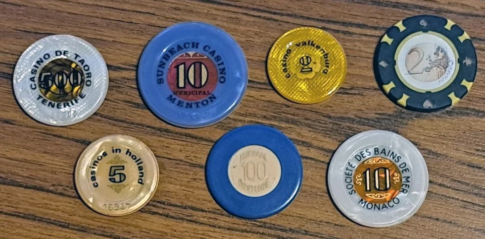 Jetons ; 7 verschiedene Casinos / Spielbanken ; Set 1 - Bild 1 von 1