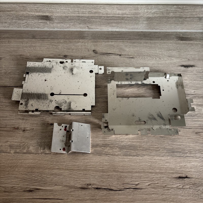 Original Sega Mega Drive HEAT SHIELD SET - RF shielding  (megadrive case Shields
