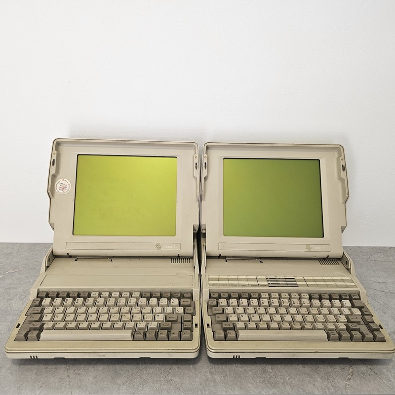 Vintage 80s Data General One Model 2 Computer Portable Laptop Bundle