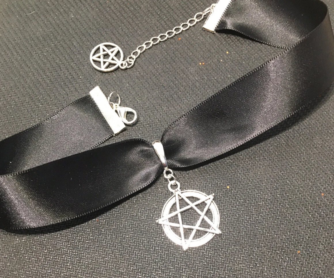Choker pentagram clearance