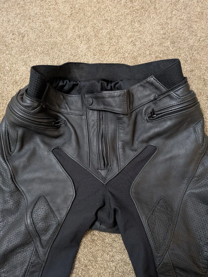 Calça de couro Scorpion Exo masculina média preta embreagem motocicleta corrida rua - Imagem 4 de 4