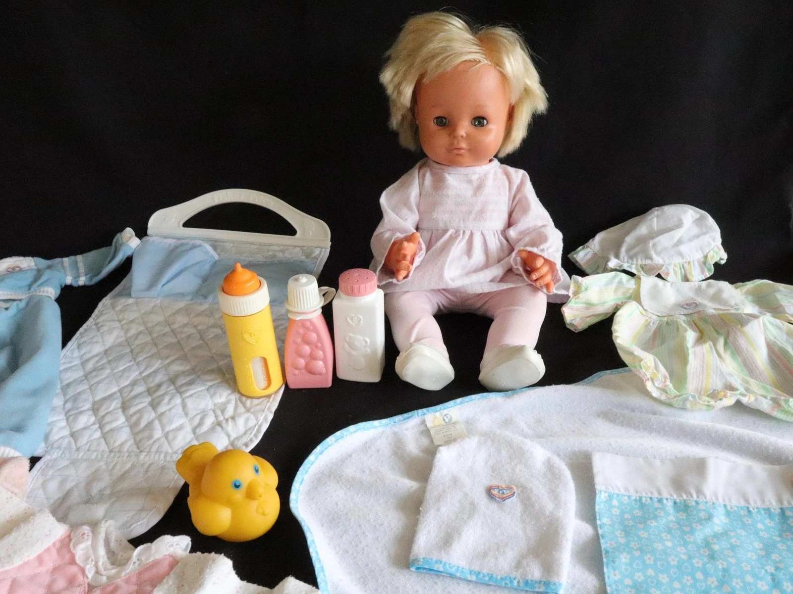Fisher Price girl waterproof bath tub, A 32501, from 1984. In very good...