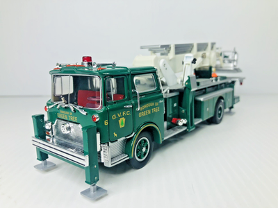 CORGI MACK CF TOWER LADDER HEROES UNDER FIRE GREENTREE PA 1:50