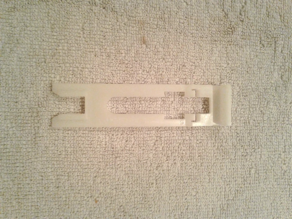 CHEVROLET IMPALA MONTE CARLO LUMINA FARO LÁMPARA RETENEDOR CLIP 10298115 Foto 2 de 3