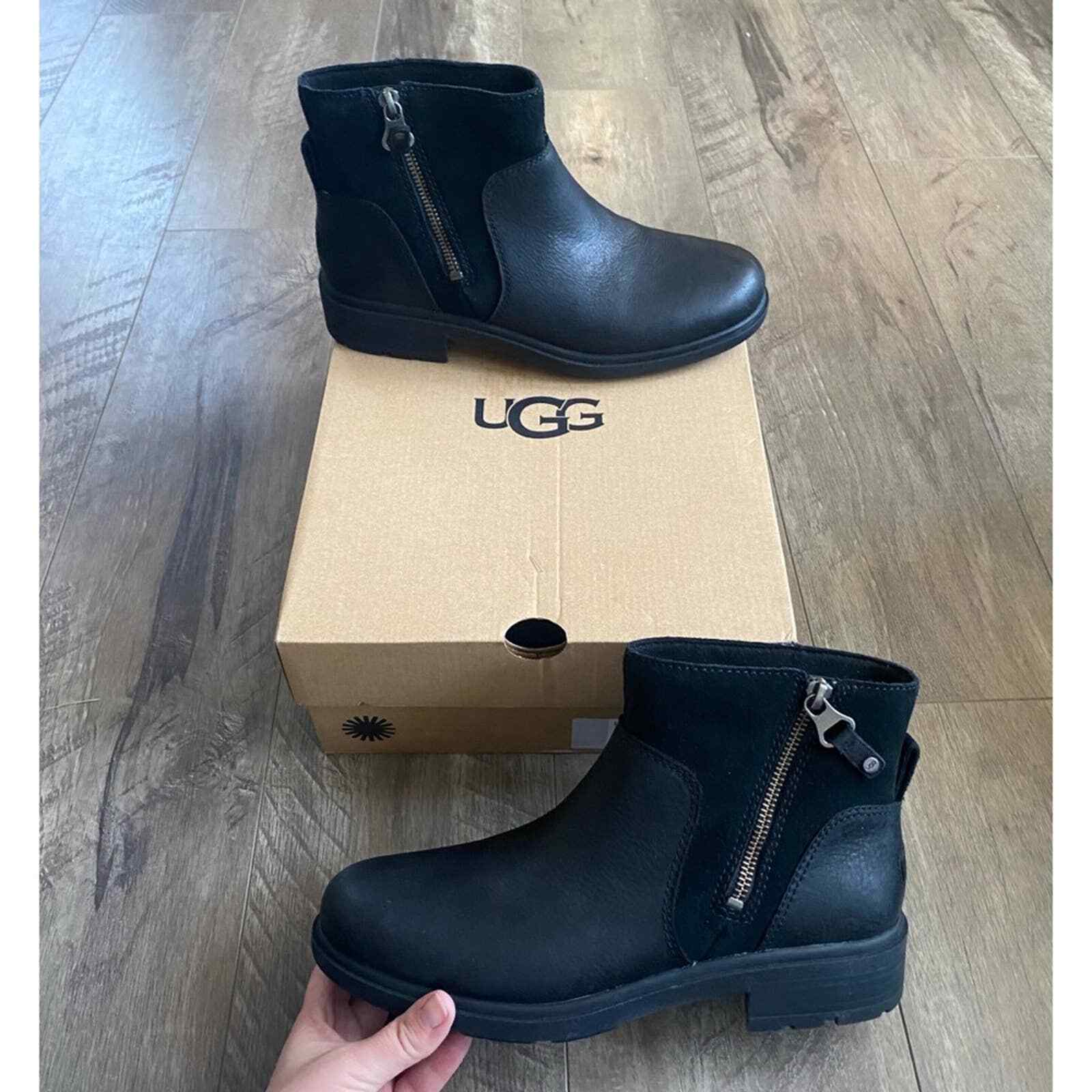 UGG Harrison Zip Suede Bootie Black 9 
